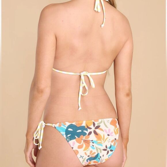 Floral String Bikini - Picture 11 of 16